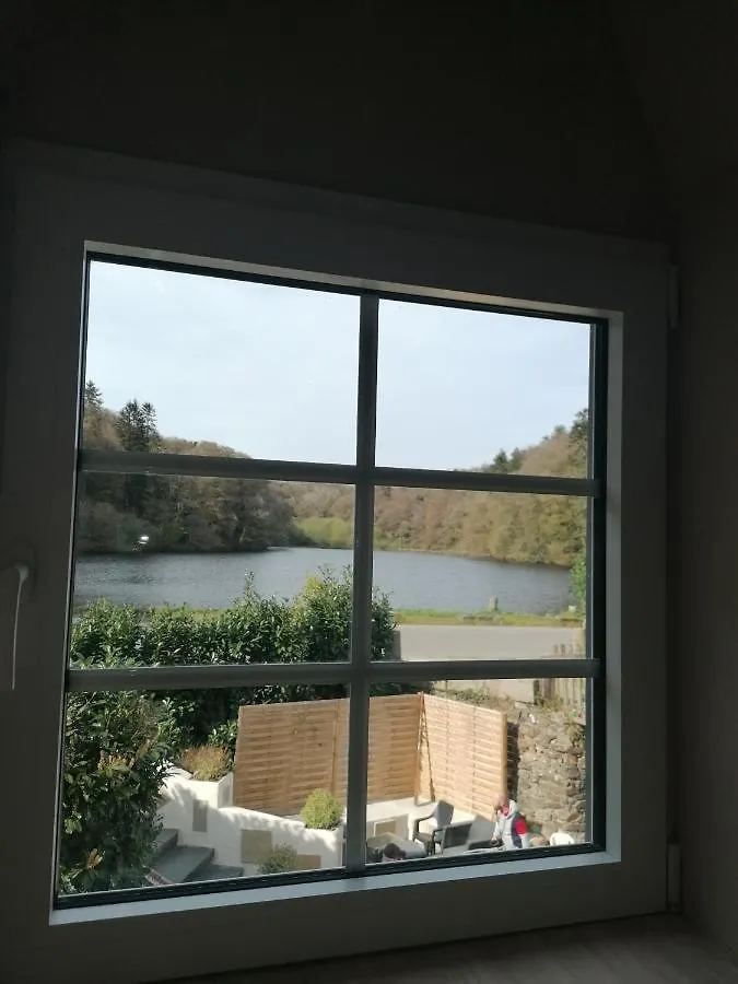 Moulin de brezal et étang à 20 minute de la mer Plounéventer 0*,