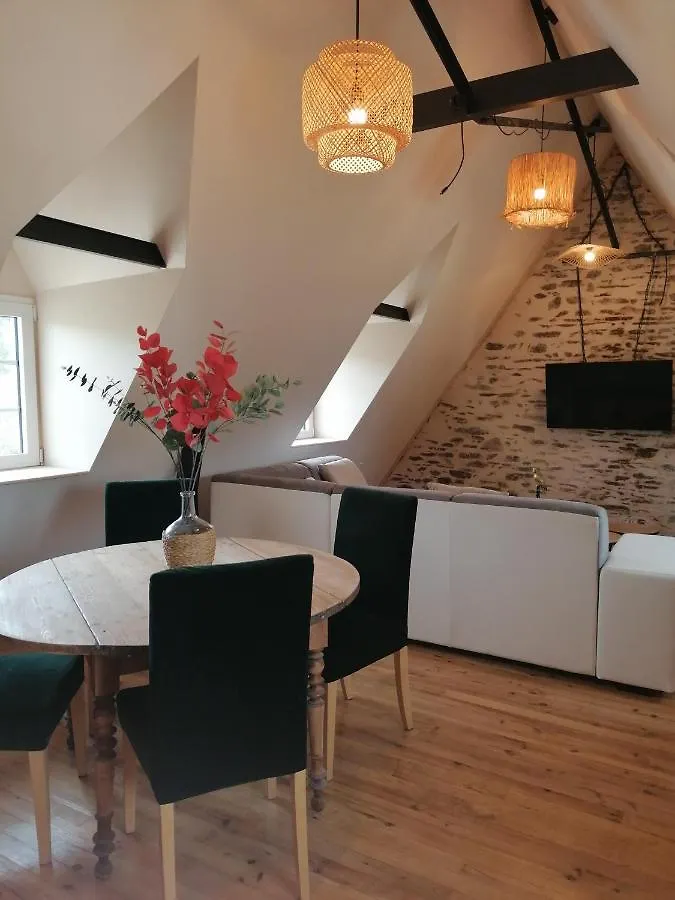 Moulin de brezal et étang à 20 minute de la mer Plounéventer France