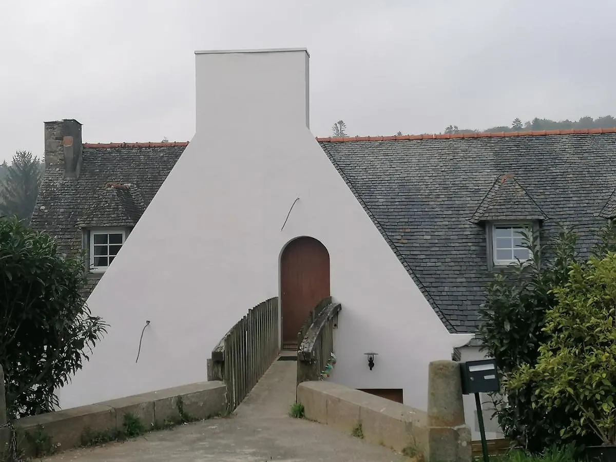 Appartement Moulin de brezal et étang à 20 minute de la mer Plounéventer
